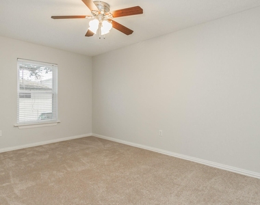 600 19th Street - Photo Thumbnail 18