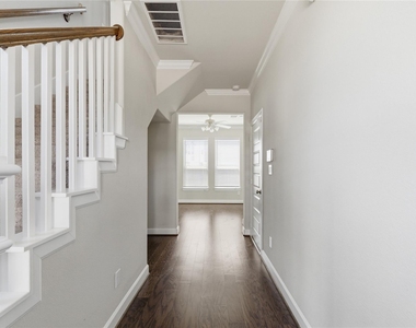 12006 Ridgewood Hill Drive - Photo Thumbnail 2