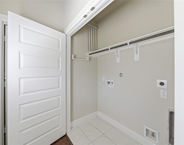 12006 Ridgewood Hill Drive - Photo Thumbnail 7