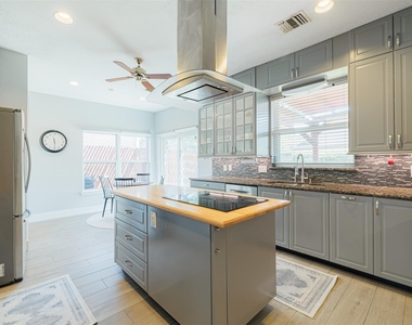 1319 Ambergate Drive - Photo Thumbnail 10