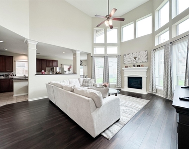 6118 Coastal Grove Ln - Photo Thumbnail 7