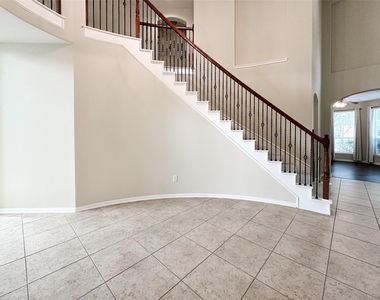 6118 Coastal Grove Ln - Photo Thumbnail 3
