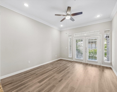 5353 Memorial Drive - Photo Thumbnail 2