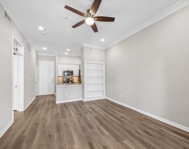 5353 Memorial Drive - Photo Thumbnail 3