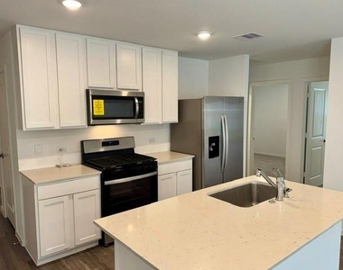 40830 Hawthorne Glades Street - Photo Thumbnail 3