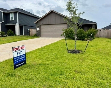 40830 Hawthorne Glades Street - Photo Thumbnail 2