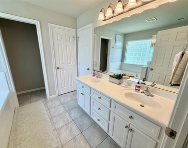 301 Friends Knoll Lane - Photo Thumbnail 10