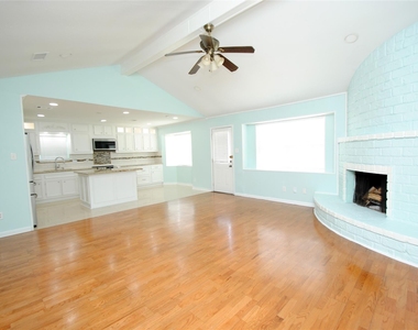 11511 Creekhurst Drive - Photo Thumbnail 3