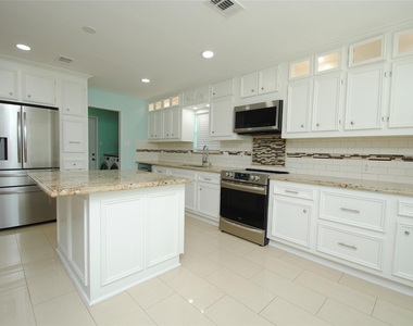 11511 Creekhurst Drive - Photo Thumbnail 11