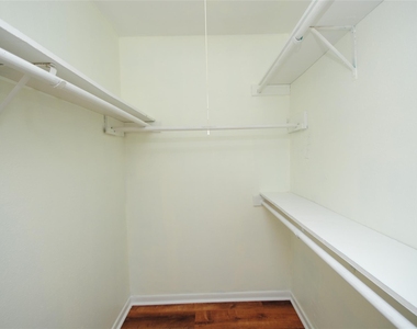 11511 Creekhurst Drive - Photo Thumbnail 17