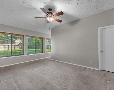 4202 W Peachfield Circle - Photo Thumbnail 8