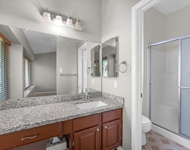 4202 W Peachfield Circle - Photo Thumbnail 10