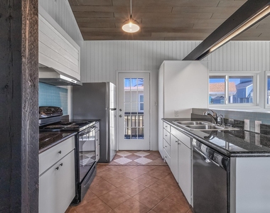 4907 Jolly Roger Road - Photo Thumbnail 12