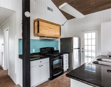 4907 Jolly Roger Road - Photo Thumbnail 9