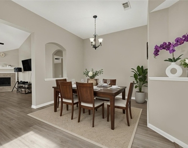 8123 Solara Bend - Photo Thumbnail 6
