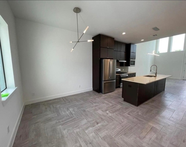 1703 Cedrocanna Lane - Photo Thumbnail 4