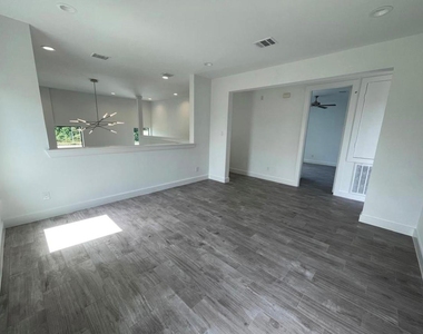 1703 Cedrocanna Lane - Photo Thumbnail 10