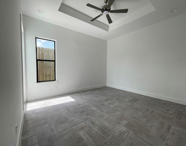 1703 Cedrocanna Lane - Photo Thumbnail 20