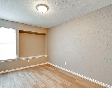 10252 Cottage Field Road - Photo Thumbnail 11