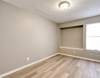 10252 Cottage Field Road - Photo Thumbnail 12