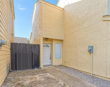 10252 Cottage Field Road - Photo Thumbnail 14