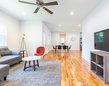 1753 Pasadena Street - Photo Thumbnail 4