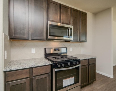 4335 Rosemary Lane - Photo Thumbnail 7