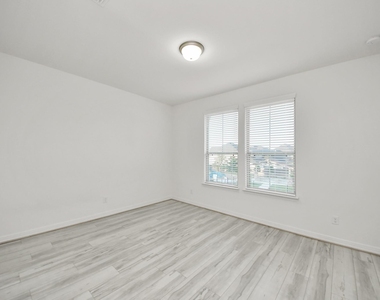 6707 Regatta Park Lane - Photo Thumbnail 26