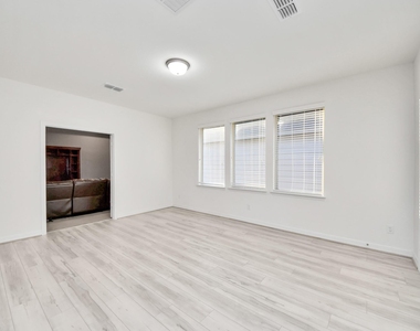 6707 Regatta Park Lane - Photo Thumbnail 14