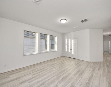6707 Regatta Park Lane - Photo Thumbnail 15