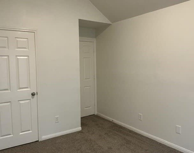 60 Atascadero Drive - Photo Thumbnail 17