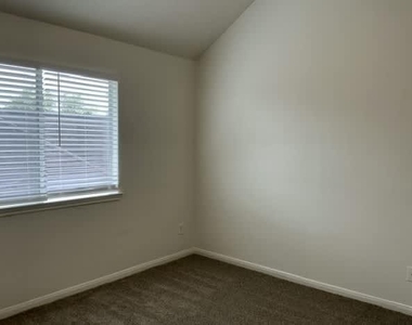 60 Atascadero Drive - Photo Thumbnail 20