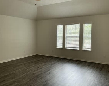 60 Atascadero Drive - Photo Thumbnail 9