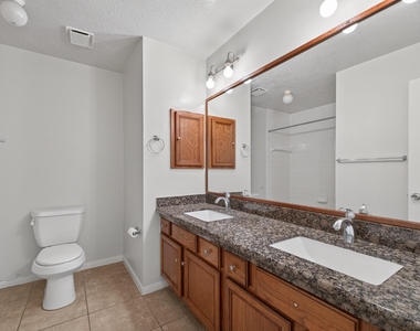 19635 Vernier Woods Lane - Photo Thumbnail 13