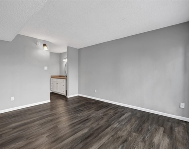 12111 Lemon Ridge Lane - Photo Thumbnail 15