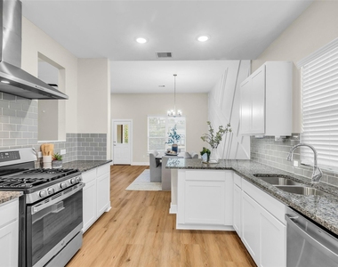 12341 N Chestnut Hills Drive - Photo Thumbnail 7