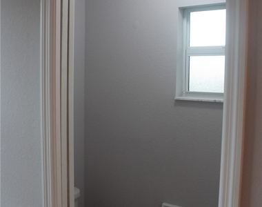 1327 Sw 3rd Avenue - Photo Thumbnail 5