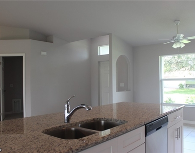 1327 Sw 3rd Avenue - Photo Thumbnail 9