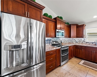 1250 Silverstrand Drive - Photo Thumbnail 15