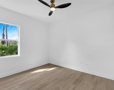 133 West Drive - Photo Thumbnail 22