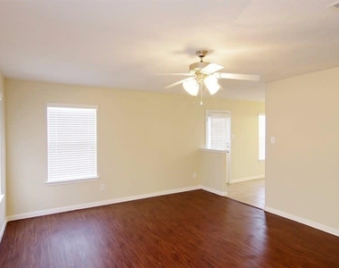 12707 Claradeen Court - Photo Thumbnail 9