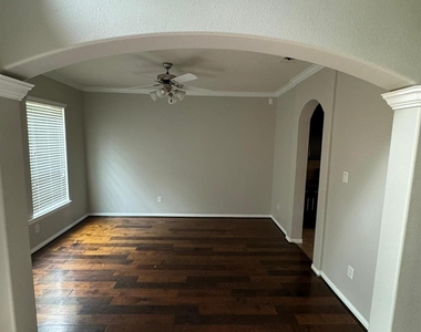 25614 Crisp Spring Lane - Photo Thumbnail 5