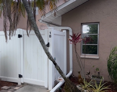 1103 Se 8th Terrace - Photo Thumbnail 9