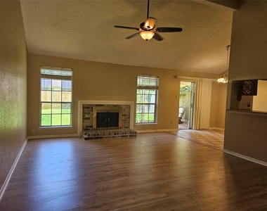 2822 Chimneystone Circle - Photo Thumbnail 6