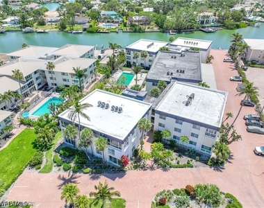 1930 Gulf Shore Boulevard N - Photo Thumbnail 23