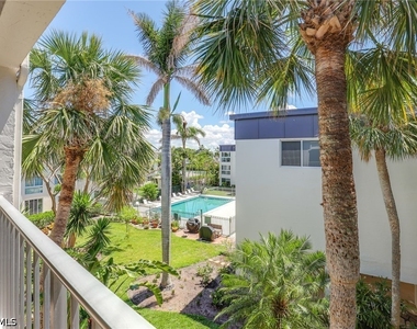 1930 Gulf Shore Boulevard N - Photo Thumbnail 18
