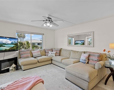 1930 Gulf Shore Boulevard N - Photo Thumbnail 10