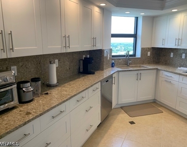 6001 Pelican Bay Boulevard - Photo Thumbnail 5