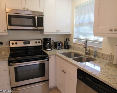 100 Forest Lakes Boulevard - Photo Thumbnail 5