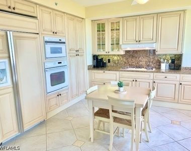6597 Nicholas Blvd - Photo Thumbnail 10